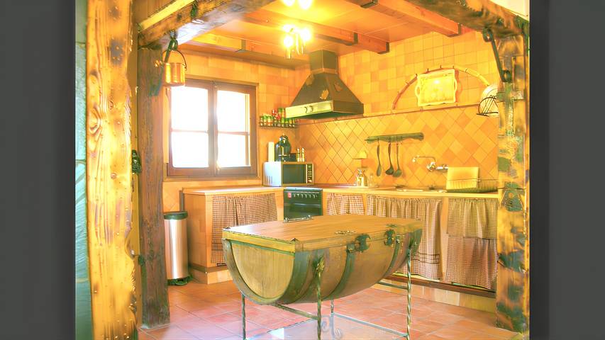 Chalet para 18 personas, con terraza y piscina, Se admiten mascotas en Provincia de Huesca - 2