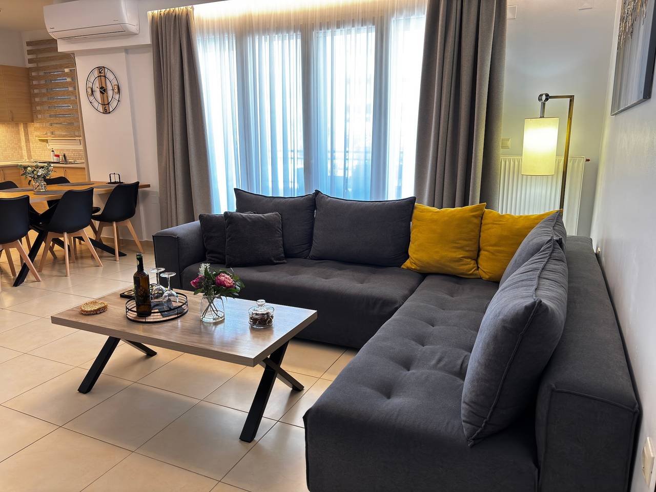 Appartement entier, Appartement 'Zoelgrek Luxury Suite 2' avec terrasse commune, Wi-Fi et climatisation in Région d'Iraklio-Héraklion