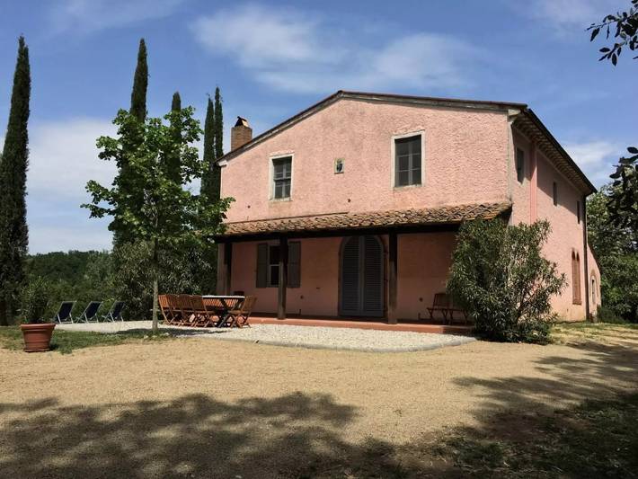 Agriturismo per 10 persone, con giardino e piscina a Crespina Lorenzana