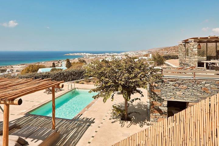 Villa for 10 people, with ocean view and garden in Tinos