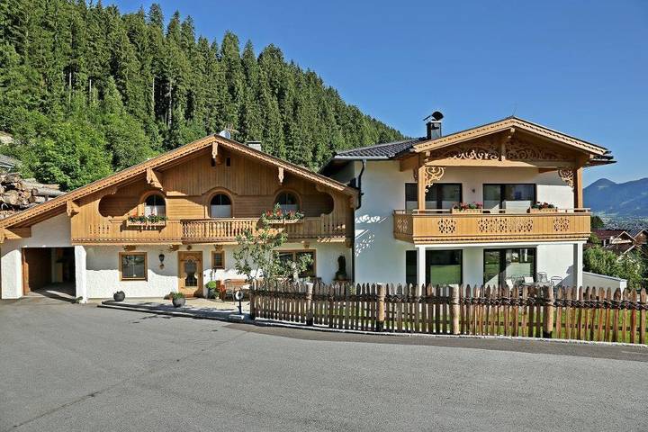 Ferienwohnung für 6 Personen, mit Balkon und Garten in Ried im Zillertal