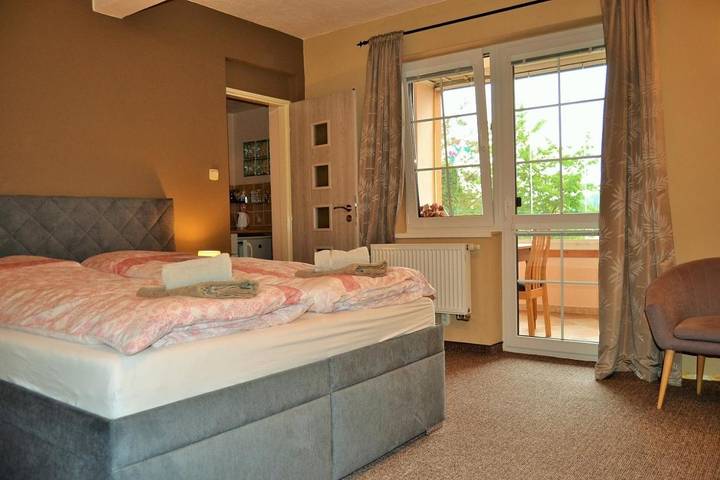 Ferienwohnung für 2 Personen, mit Garten und Ausblick in Karlsbad - 3