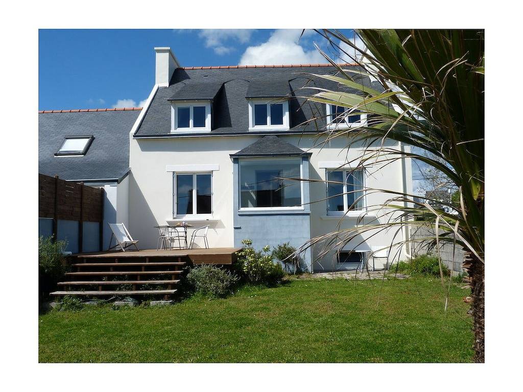 534 villas en la playa, a 100 metros de la costa. in Audierne, Côte de Cornouaille