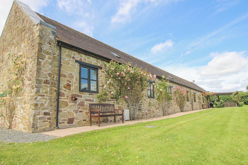 Cottage for 12 People in Shropshire, West Midlands