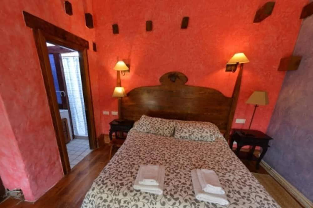 Habitación Triple Básica: Entrada privada y porche in Olmedo (Spain), Provincia de Valladolid