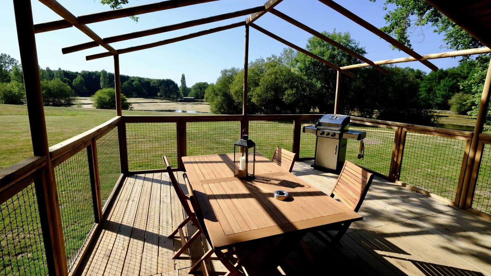 Les Cabanes de Lara – "Cape Town", terrasse in Ménesplet, Périgord Blanc