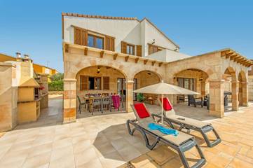Villa in Ciutadella, Coast of Menorca für 8 