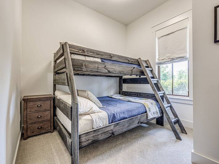 Vacation apartment for 7 people, with yard and terrace as well as pool and hot tub in Eufaula Lake