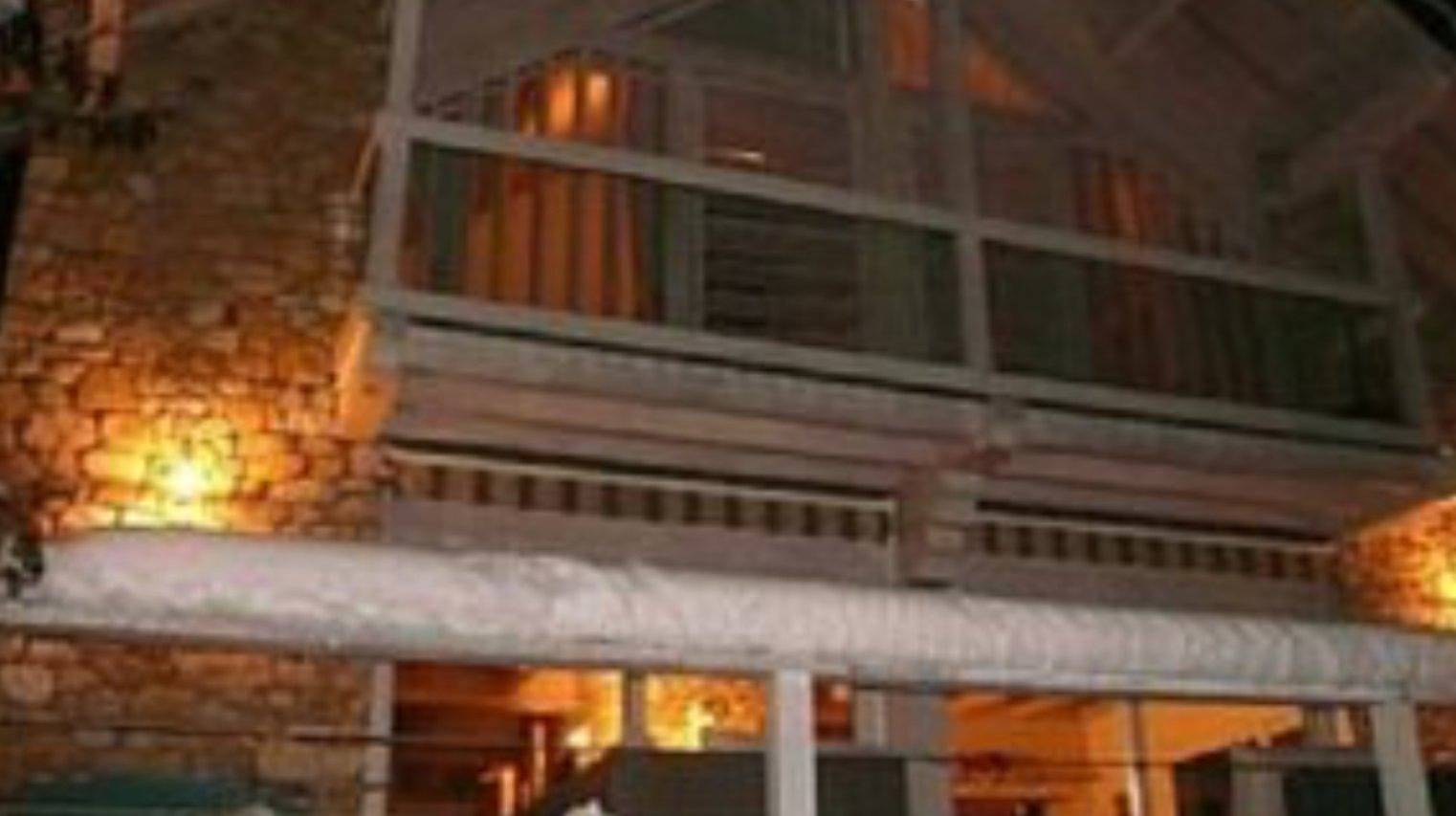 Chalet Du Fjord ski raquettes jacuzzi sauna billard vue lac in Pugny-Chatenod, Région de Chambéry