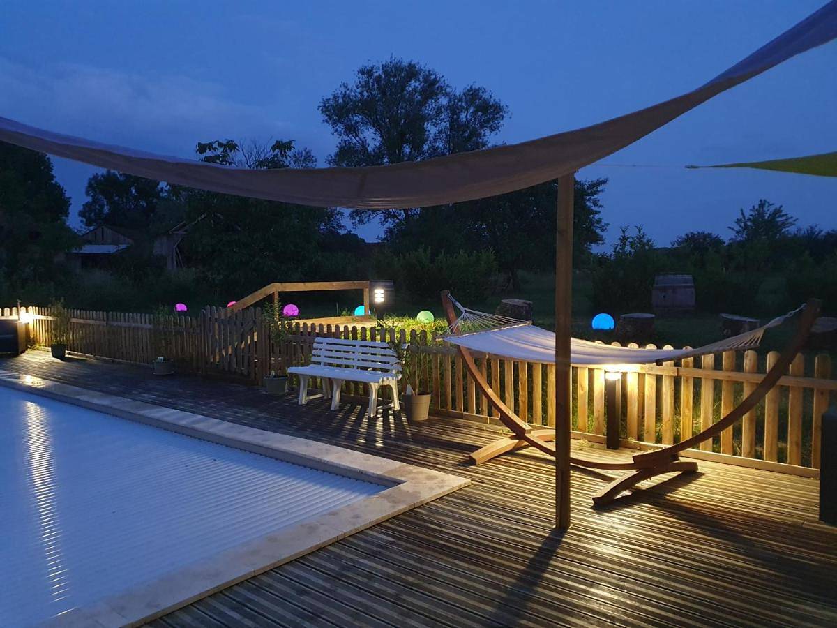 Double Room with Pool View in Pierre-de-Bresse, Région de Louhans