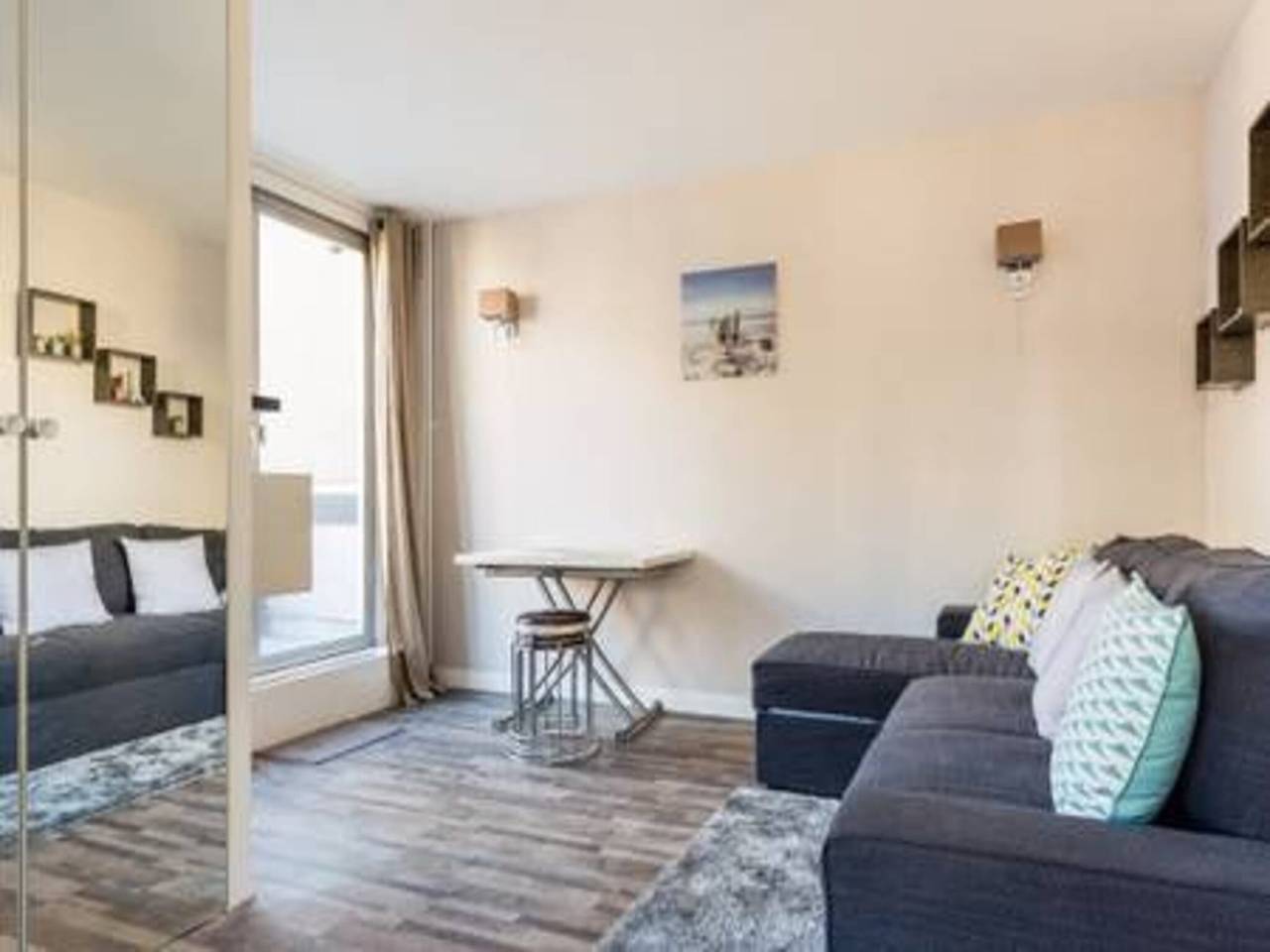 Entire apartment, Quiet studio - 4P - Saint-Lambert/Tour Eiffel in Paris, Ile de France
