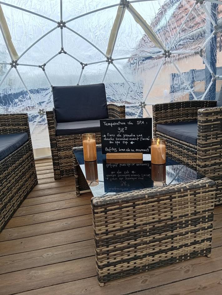 Appartement entier, Love room la courtisane - spa sur terrasse de 40 m2 - love-room-alsace-67 in Niederbronn-les-Bains, Nord de l'Alsace
