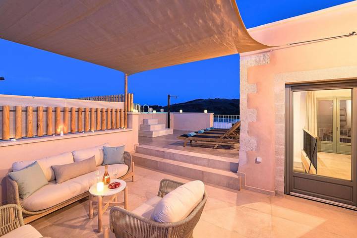 Ferienhaus für 7 Personen, mit Balkon und Terrasse sowie Pool