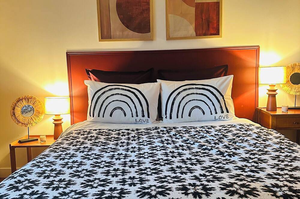 House with secret garden in Montreuil - 30 minutes from Paris and Disneyland in Montreuil, Seine-Saint-Denis