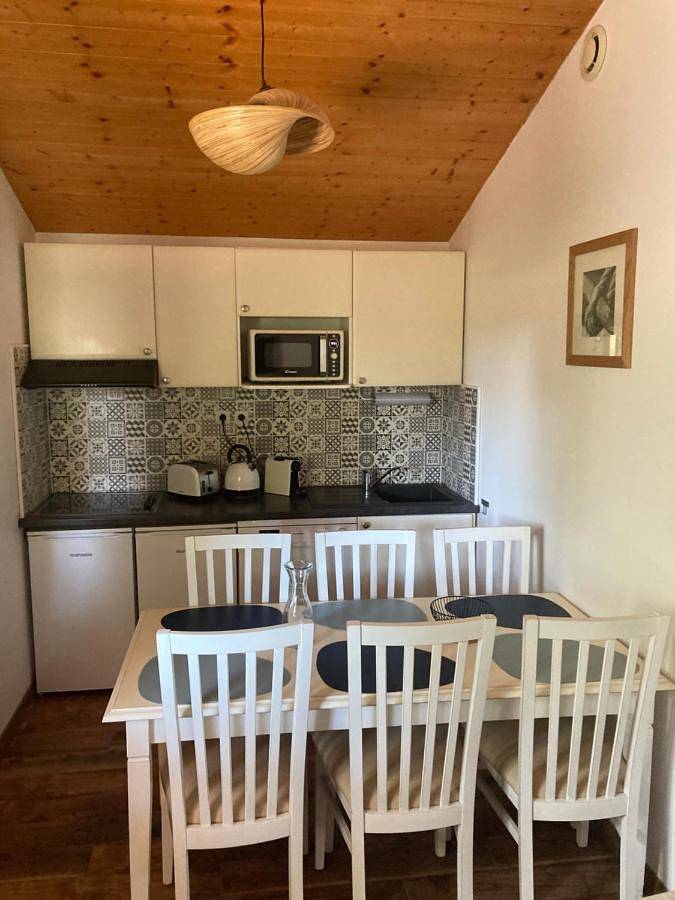 Chalet rénové, environnement très calme, piscines intérieure et extérieure chauffées, Bord du lac de Biscarosse Parentis in Parentis-en-Born, Côte d’Argent