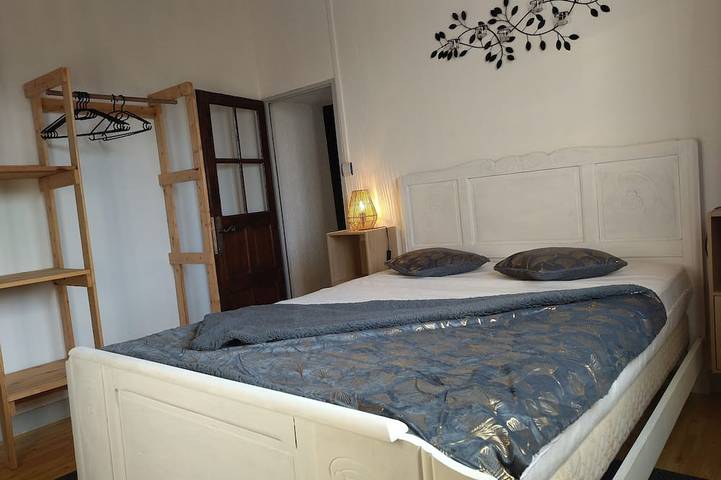 Quiet, ideal for exploring the Morvan! in Saint-Brancher, Naturpark Morvan