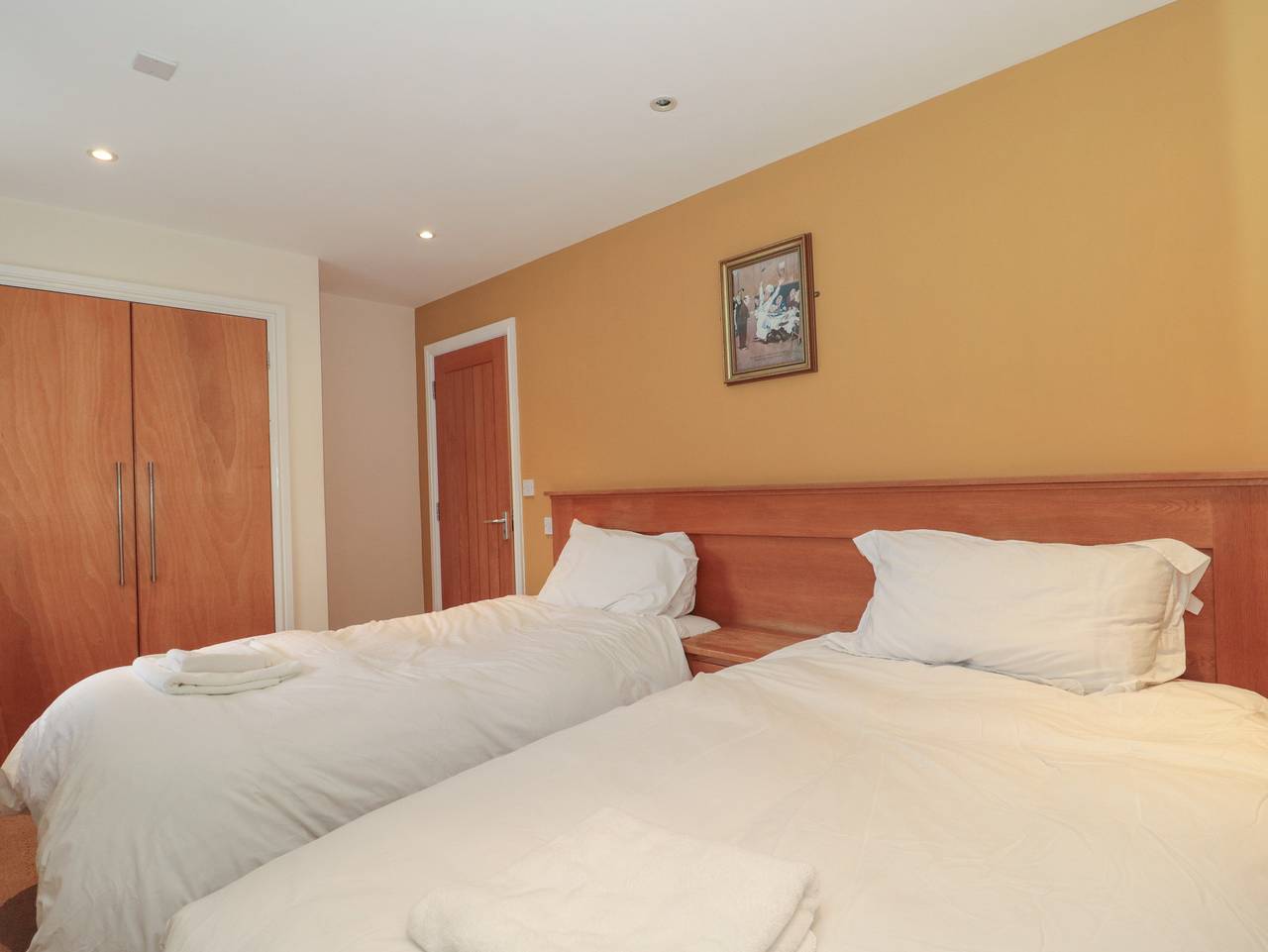 Twin Room in Stroud, Gloucestershire