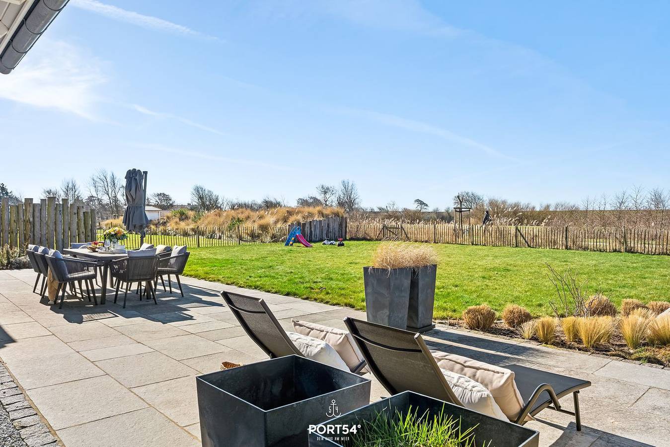 Deichvilla Weitblick – Exklusiver Neubau mit freiem Blick auf den Deich in Büsum, Nordseeküste