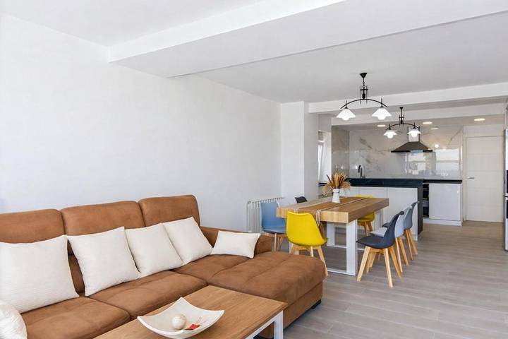 Chalet para 10 personas, con Balcón además de Terraza y Vistas en Comarca de Santander - 3