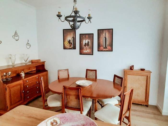 Ganze Ferienwohnung, Gemütlich, 200 m von der Bar Olano entfernt: WLAN, TV und Parkplätze an der Straße inklusive in Cenicero, Rioja