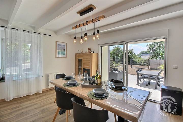 Gîte pour 5 personnes, avec Terrasse ainsi que Jardin et Vue à Plourhan