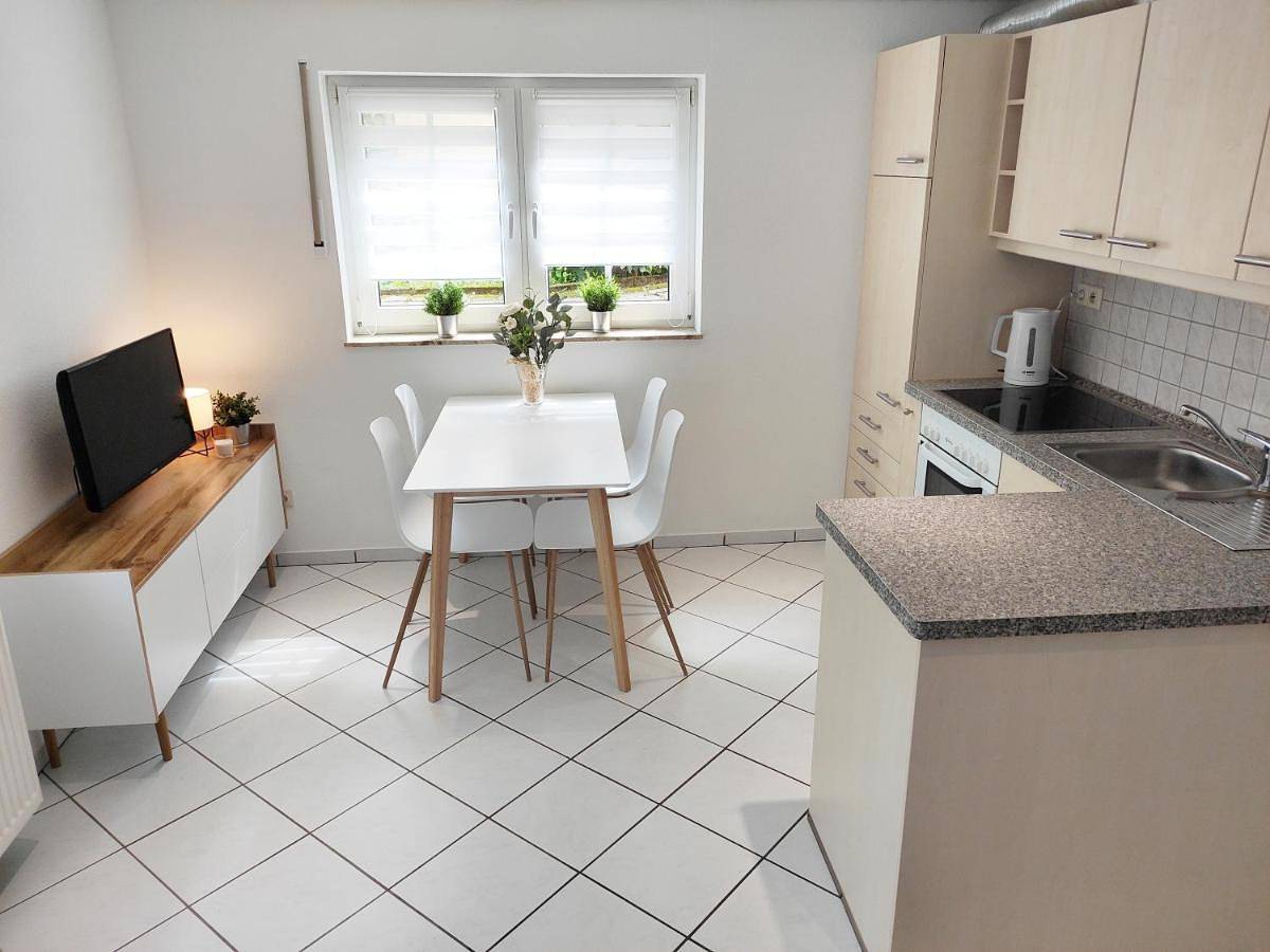 Ganze Wohnung, One-Bedroom Apartment in Oerlinghausen, Kreis Lippe