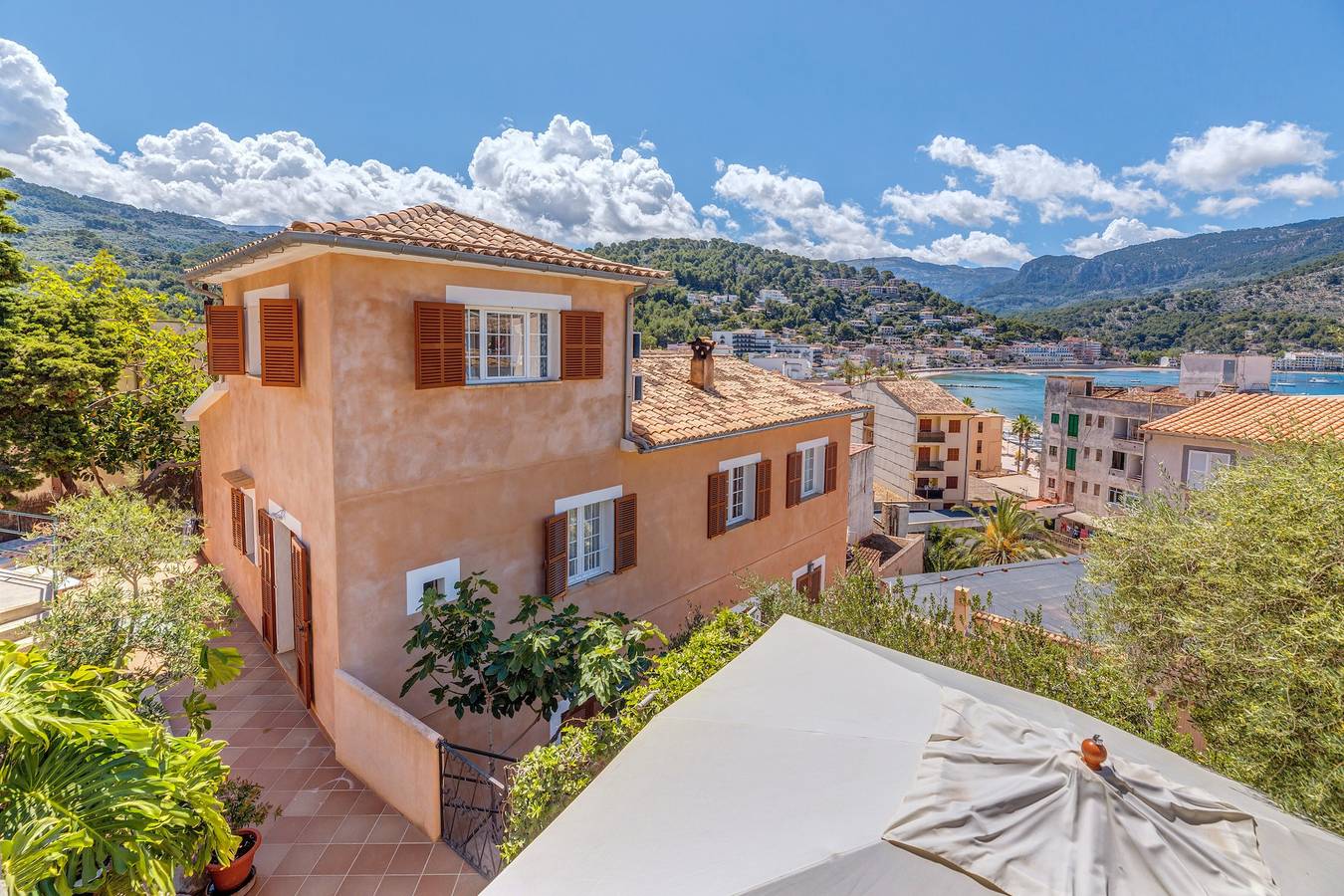 Entire apartment, Fantastic Apartment “Casa Paqui”with Sea View, Mountain View & Wi-Fi in Port de Sóller, Sóller