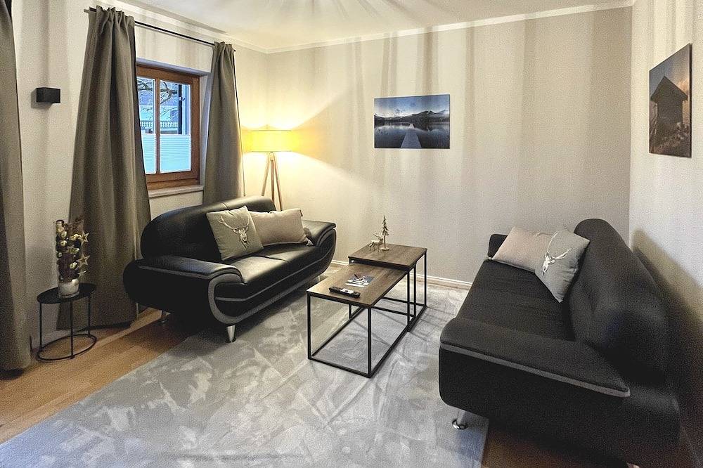 Entire apartment, Spacious apartment with sun terrace in the immediate vicinity of the lake in Bad Wiessee, Bavarian Alps