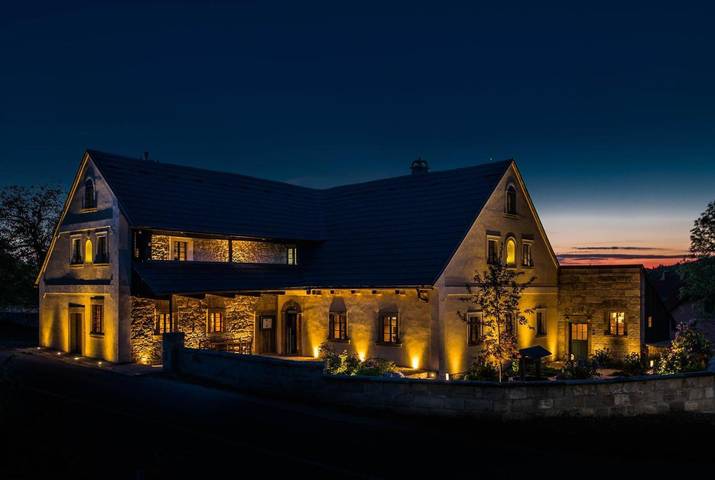 Ferienanlage für 4 Personen, mit Terrasse und Whirlpool sowie Garten und Sauna in Tschechien
