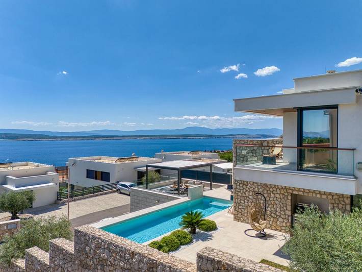 Villa für 8 Personen, mit Ausblick und Garten sowie Pool in Crikvenica