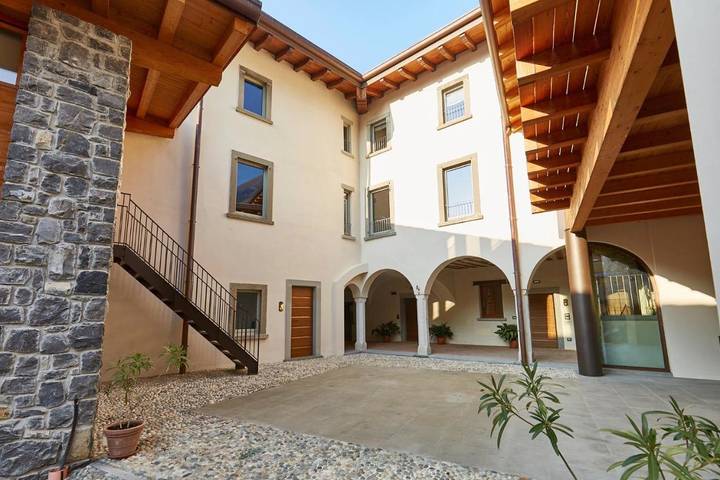 Location de vacances pour 2 personnes, avec vue et vue sur le lac à Monasterolo del Castello