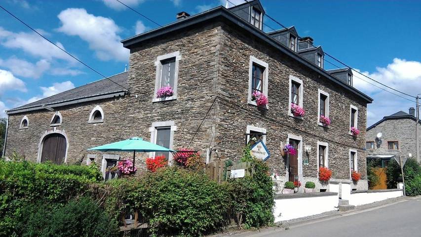 Appart’hôtel pour 3 personnes, avec vue ainsi que terrasse et jardin