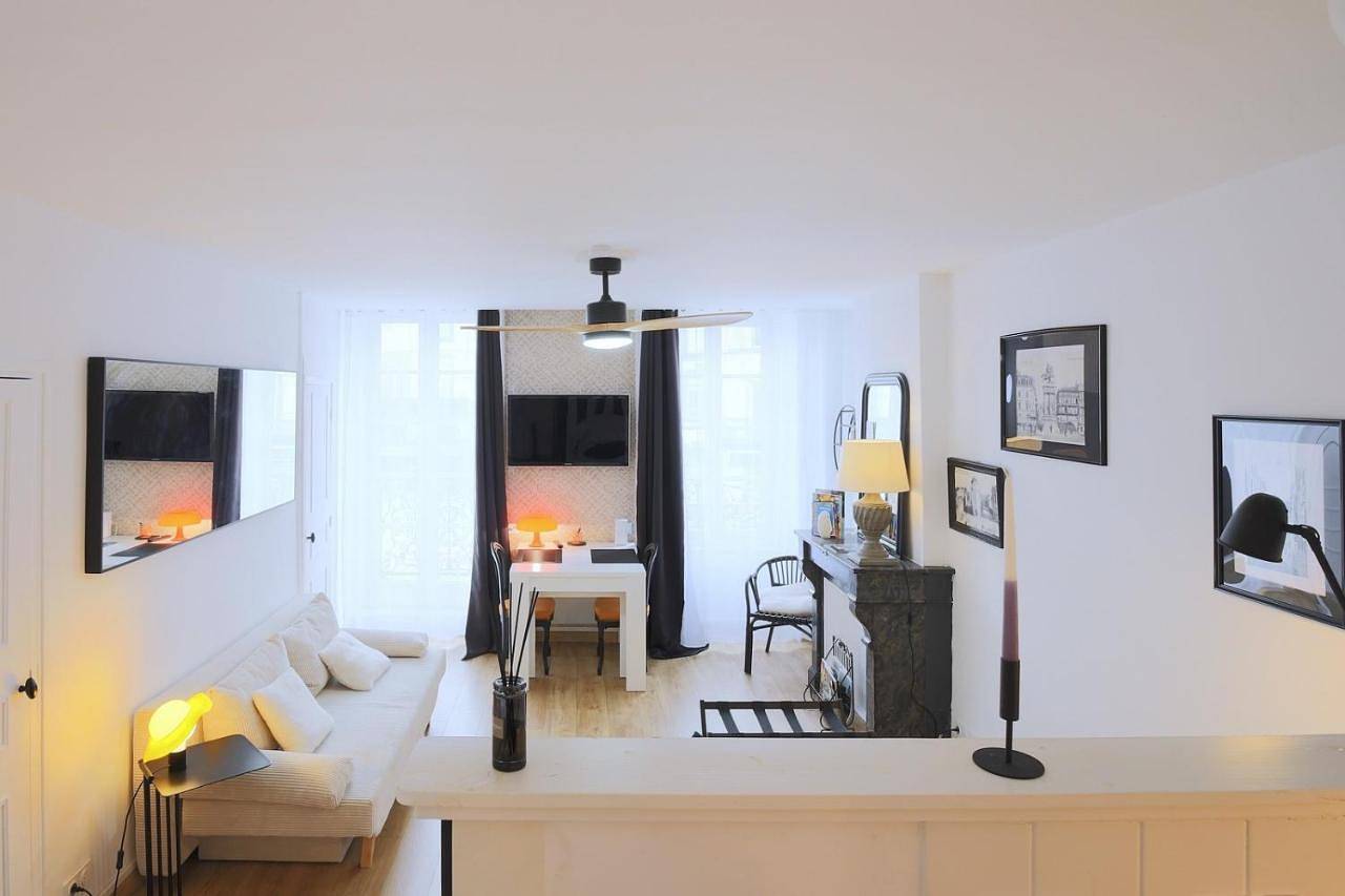 Appartement entier, One-Bedroom Apartment in Clermont-Ferrand, Parc naturel régional des Volcans d'Auvergne
