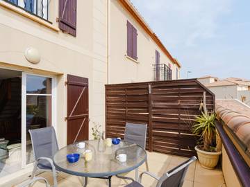 Gîte pour 4 personnes, avec terrasse et piscine, animaux acceptés dans Office De Tourisme De Narbonne Plage