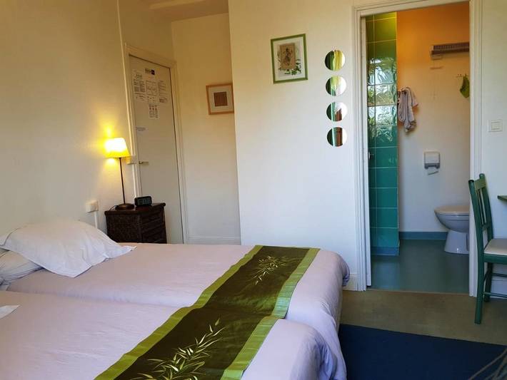 Hôtel pour 2 personnes, avec terrasse et vue, animaux acceptés à Jumeaux - 4