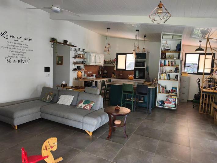 Location de vacances pour 7 personnes, avec jardin, animaux acceptés à Saint-Esprit (homonymie)