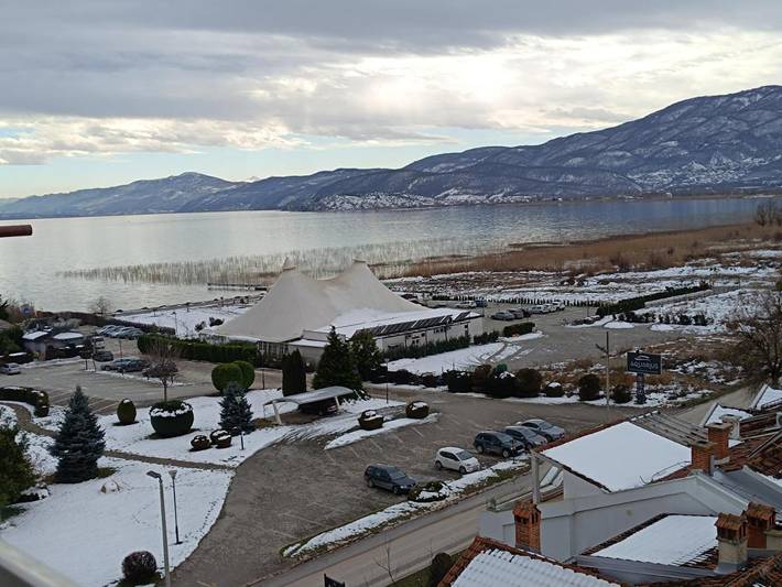 Appartement de vacances pour 5 personnes, avec vue sur le lac ainsi que vue et jardin