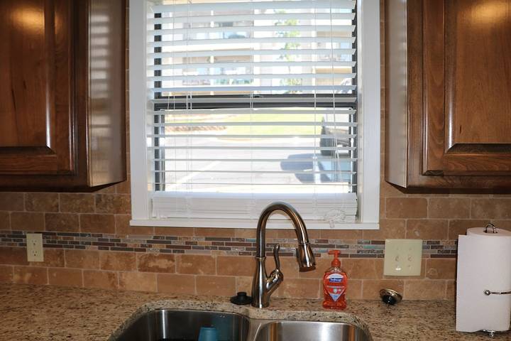 Vacation rental for 6 people, with pool and yard as well as balcony in Lake Hamilton