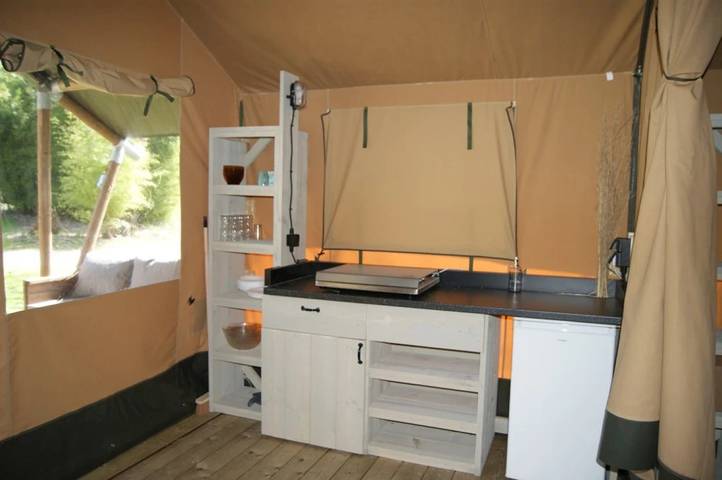 Tente pour 5 personnes, avec bassin pour enfant dans Périgord Vert - 3