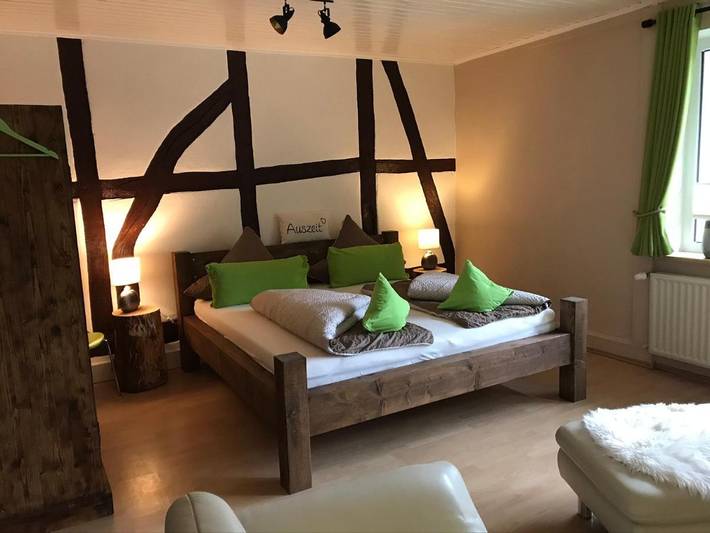 Ferienwohnung für 2 Personen, mit Balkon und Terrasse sowie Ausblick