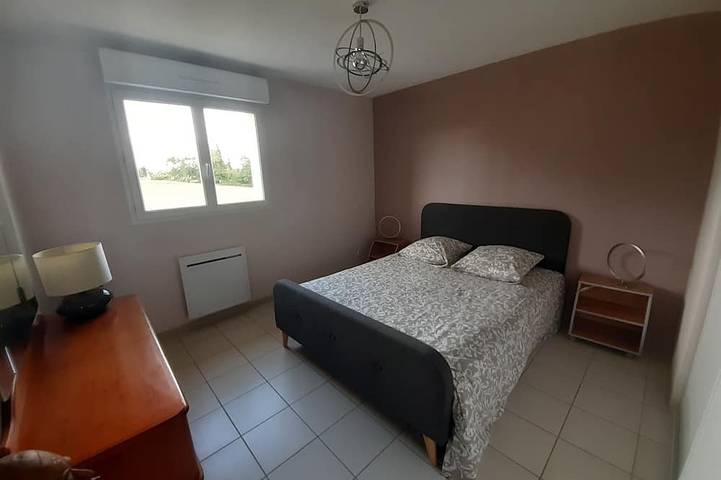 Gîte pour 8 personnes, avec terrasse ainsi que jardin et piscine à Pouillon - 2