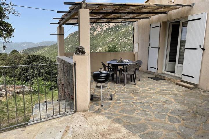 Location de vacances pour 4 personnes, avec Terrasse à Monacia-d'Aullène