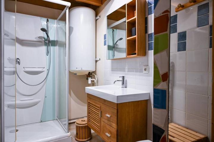 Hôtel pour 12 personnes, avec jardin et vue à Les Clefs - 2