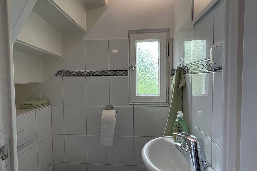 Ruhig und idyllisch: kleines Ferienhaus am Waldrand - S-Bahn-Nähe - Zentrumsnah in Bergisch Gladbach, Rheinisch-Bergischer Kreis