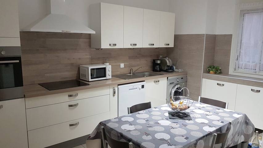 Gîte pour 6 personnes, avec jardin et terrasse, animaux acceptés dans Calanques - 4