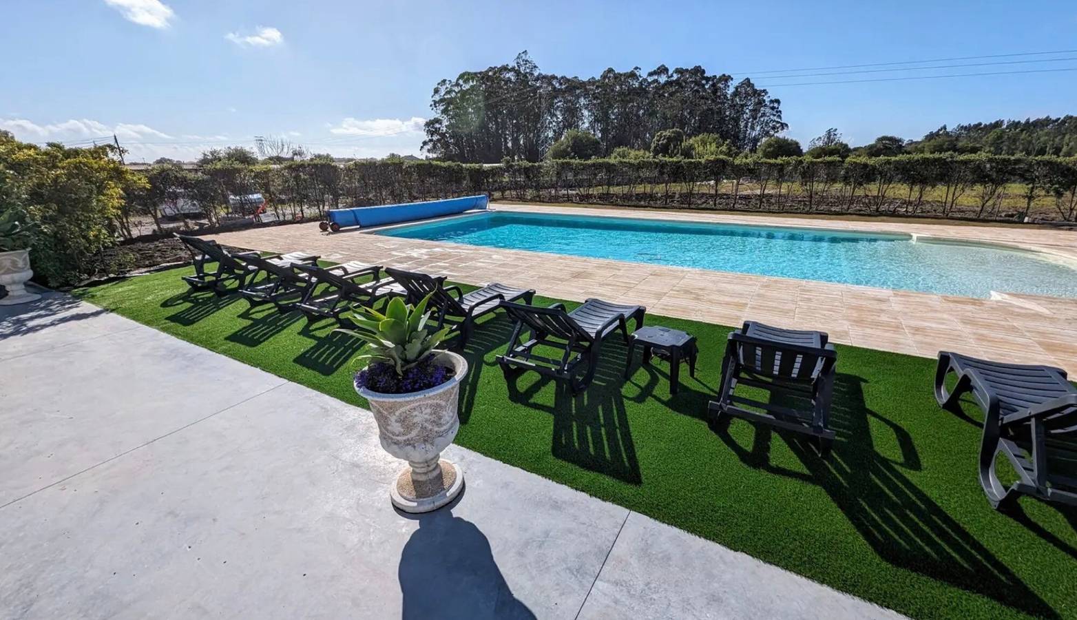Ferienhaus 'Villa mit 4 Apartments' mit privatem Pool, privater Terrasse und Wlan-Zugang in Apúlia, Parque Natural do Litoral Norte