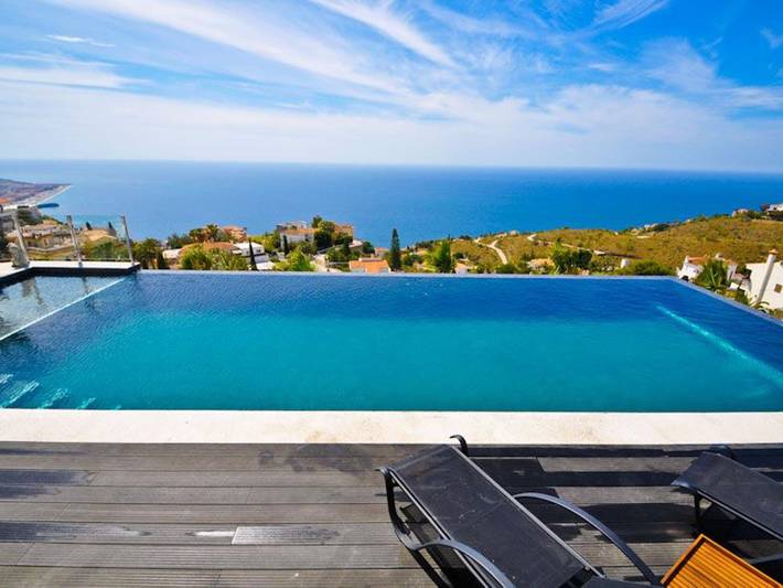 Location de vacances pour 10 personnes, avec piscine ainsi que balcon/terrasse et vue sur l’océan à Salobreña - 3