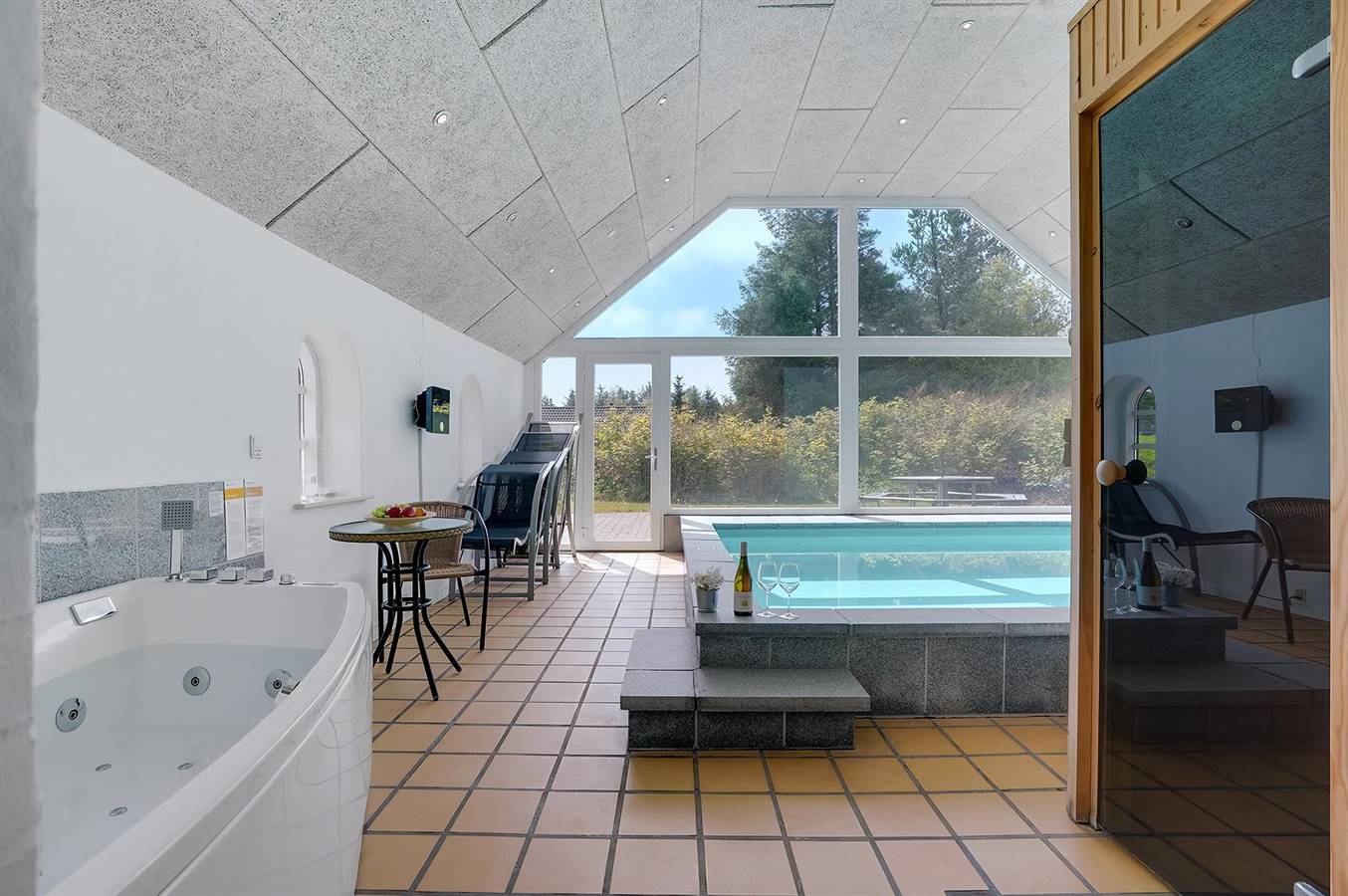 Beautiful home in Saltum w/ Sauna, Indoor swimming pool and Wifi in Saltum, Jammerbugt