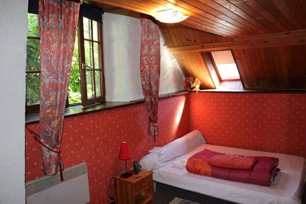 Un gran granja típica Pirineos amueblado con todas las comodidades modernas in Cadeilhan-Trachère, Parque nacional de los Pirineos