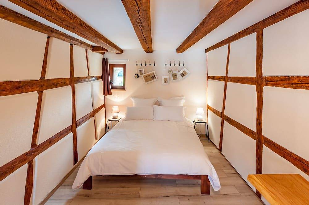 Appartement entier, \"le château\" gite 8 personnes avec sauna et billard. in Kientzheim, Parc naturel régional des Ballons des Vosges
